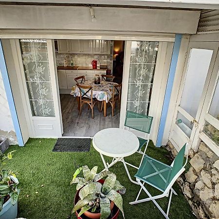 Neptune Apartment Royan Luaran gambar