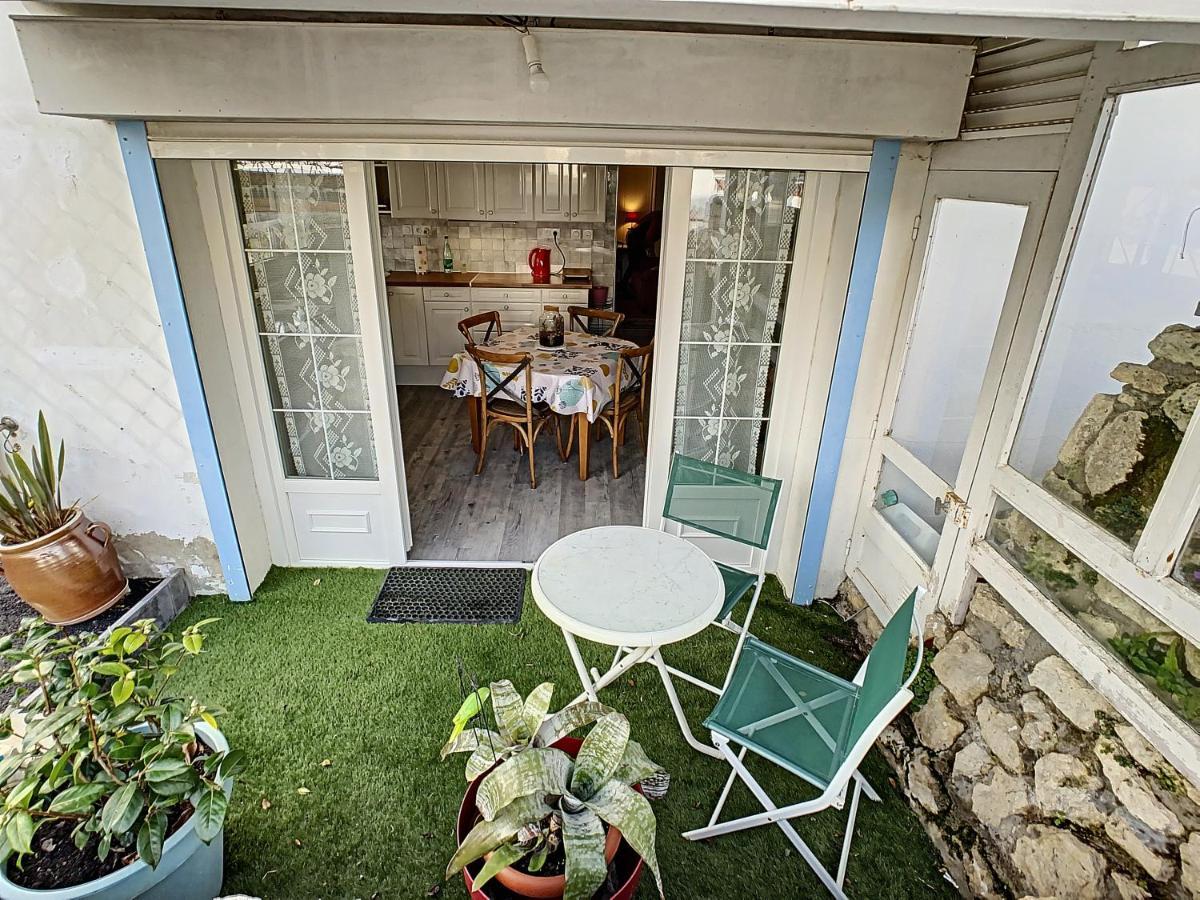 Neptune Apartment Royan Luaran gambar