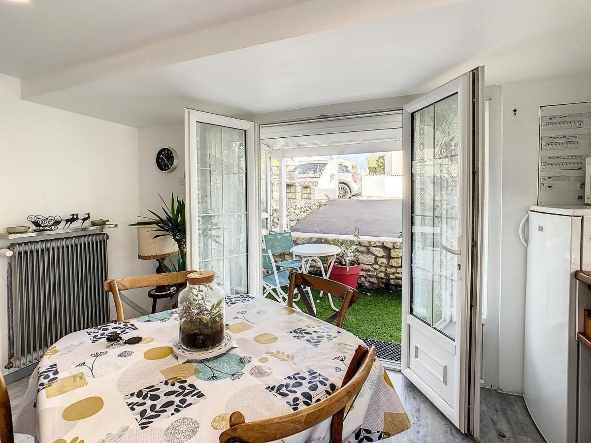Neptune Apartment Royan Luaran gambar